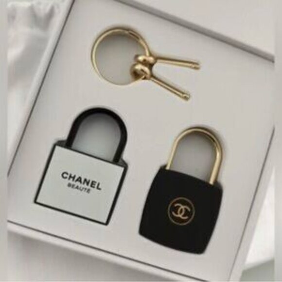 GWP  La Collection 2024 Limited Edition 2 Padlocks & 2 Keys - Picture 3 of 5